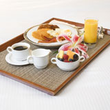 Breakfast+tray+on+white+bed.