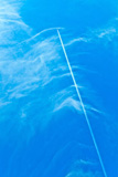 sky+with+condensation+trail