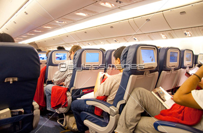 旅客機の機内 商用利用可能な写真素材 イラスト素材ならストックフォトの定額制ペイレスイメージズ
