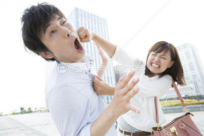 喧嘩するカップル 商用利用可能な写真素材 イラスト素材ならストックフォトの定額制ペイレスイメージズ