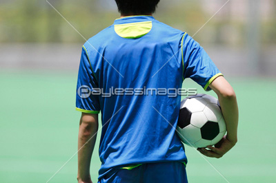 サッカー選手の後ろ姿 商用利用可能な写真素材 イラスト素材ならストックフォトの定額制ペイレスイメージズ
