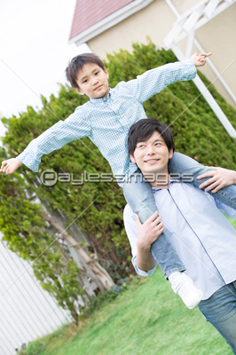 会話する親子 商用利用可能な写真素材 イラスト素材ならストックフォトの定額制ペイレスイメージズ 会話する親子 商用利用可能な写真素材 イラスト素材ならストックフォトの定額制ペイレスイメージズ