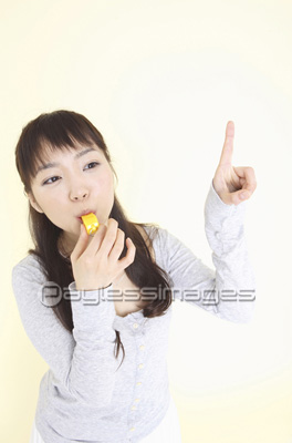 笛を吹く女性 - 商用利用可能な写真素材・イラスト素材ならストック