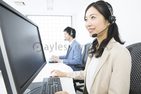 コールセンター 商用利用可能な写真素材 イラスト素材ならストックフォトの定額制ペイレスイメージズ