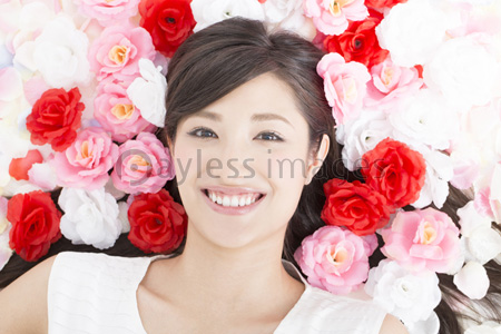 花と女性ポートレート 商用利用可能な写真素材 イラスト素材ならストックフォトの定額制ペイレスイメージズ