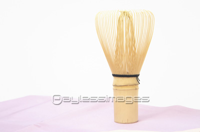 茶筅と茶碗 商用利用可能な写真素材 イラスト素材ならストックフォトの定額制ペイレスイメージズ