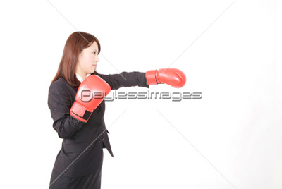 パンチをするｏｌ 商用利用可能な写真素材 イラスト素材ならストックフォトの定額制ペイレスイメージズ