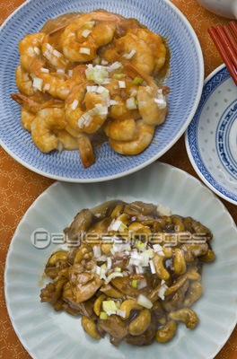 鶏肉カシューナッツ炒めとエビチリソースの写真 イラスト素材 Gf ペイレスイメージズ