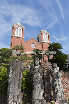 浦上天主堂と首無しマリア像 ストックフォトの定額制ペイレスイメージズ