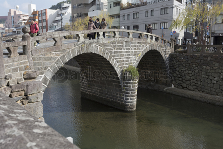 長崎市の眼鏡橋 商用利用可能な写真素材 イラスト素材ならストックフォトの定額制ペイレスイメージズ