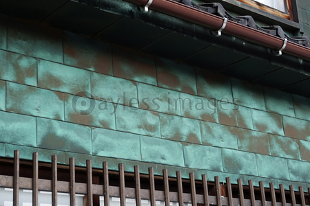 住宅の銅板壁の緑青 商用利用可能な写真素材 イラスト素材ならストックフォトの定額制ペイレスイメージズ