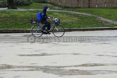ドライブ ファンブル ペナルティ カッパ 着 て 自転車 Gabardo Org