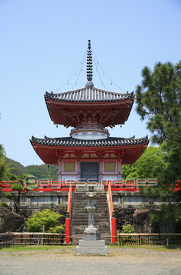大覚寺多宝堂 商用利用可能な写真素材 イラスト素材ならストックフォトの定額制ペイレスイメージズ