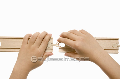 子供の手 商用利用可能な写真素材 イラスト素材ならストックフォトの定額制ペイレスイメージズ