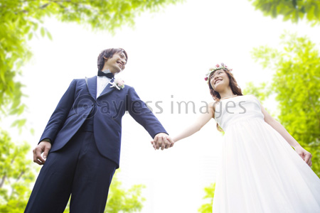 背中合わせの新郎新婦 商用利用可能な写真素材 イラスト素材ならストックフォトの定額制ペイレスイメージズ 背中合わせの新郎新婦 商用利用可能な写真素材 イラスト素材ならストックフォトの定額制ペイレスイメージズ