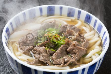 肉うどん 商用利用可能な写真素材 イラスト素材ならストックフォトの定額制ペイレスイメージズ