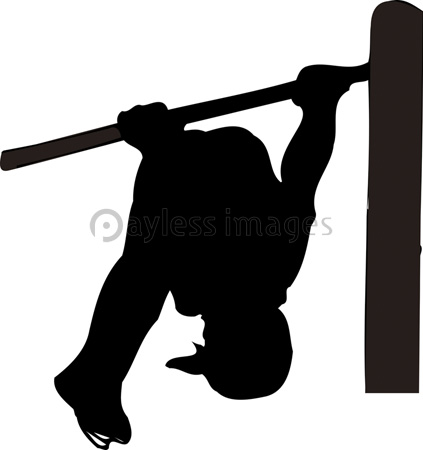 鉄棒の足かけあがりをしている人のシルエット 商用利用可能な写真素材 イラスト素材ならストックフォトの定額制ペイレスイメージズ