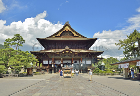 信州善光寺 本堂 - 商用利用可能な写真素材・イラスト素材ならストック