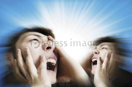 手で顔を覆う男性 ストックフォトの定額制ペイレスイメージズ