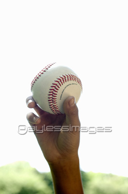 野球ボールを持つ手 商用利用可能な写真素材 イラスト素材ならストックフォトの定額制ペイレスイメージズ