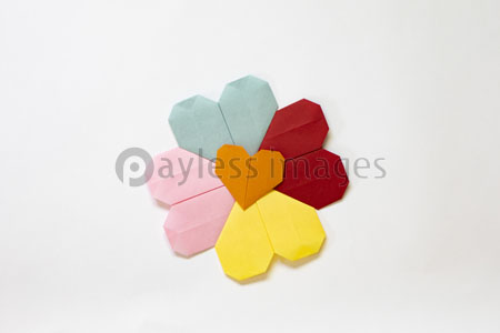 渋谷の街と満月 商用利用可能な写真素材 イラスト素材ならストックフォトの定額制ペイレスイメージズ