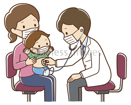 マスクをして幼児を診察する医師