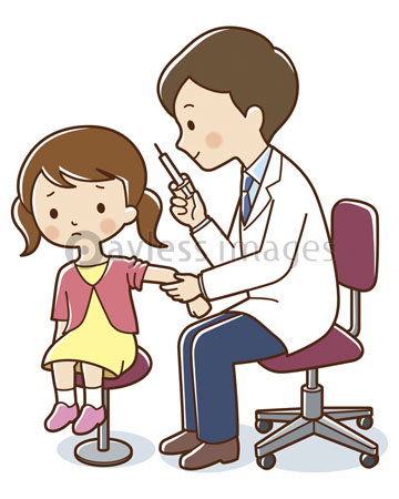 女の子に注射をする医師