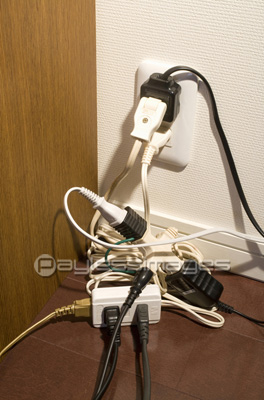 タコ足配線 商用利用可能な写真素材 イラスト素材ならストックフォトの定額制ペイレスイメージズ