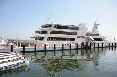 琵琶湖汽船ビアンカ ストックフォトの定額制ペイレスイメージズ