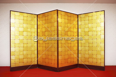 金屏風 商用利用可能な写真素材 イラスト素材ならストックフォトの定額制ペイレスイメージズ