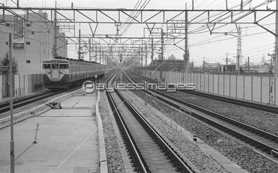 鉄道 国鉄 武蔵野線 新松戸駅ホーム ストックフォトの定額制ペイレスイメージズ