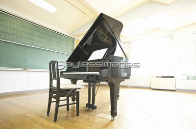 音楽室 商用利用可能な写真素材 イラスト素材ならストックフォトの定額制ペイレスイメージズ