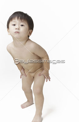 幼児　裸 裸の子供 赤ちゃん 着替え Stock 写真 | Adobe Stock