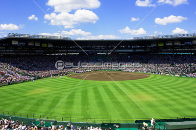 第９２回夏の全国高校野球の甲子園球場 商用利用可能な写真素材 イラスト素材ならストックフォトの定額制ペイレスイメージズ