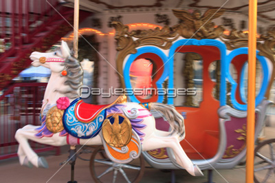 メリーゴーランド - 商用利用可能な写真素材・イラスト素材なら