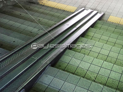 階段中央の自転車用スロープ 商用利用可能な写真素材 イラスト素材ならストックフォトの定額制ペイレスイメージズ 階段中央の自転車用スロープ 商用利用可能な写真素材 イラスト素材ならストックフォトの定額制ペイレスイメージズ