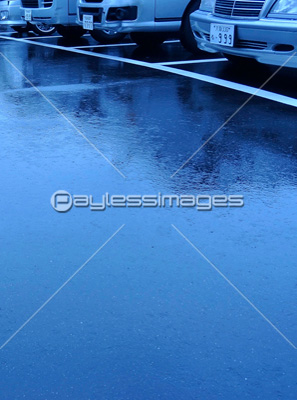 雨に濡れたアスファルト 商用利用可能な写真素材 イラスト素材ならストックフォトの定額制ペイレスイメージズ 雨に濡れたアスファルト 商用利用可能な写真素材 イラスト素材ならストックフォトの定額制ペイレスイメージズ