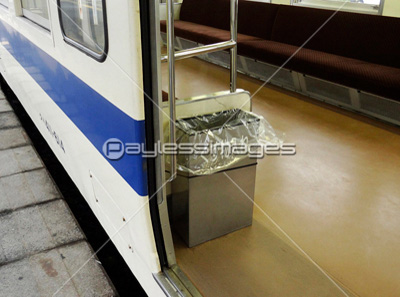 旧国鉄車両 ゴミ箱 旧国鉄 ゴミ箱 アルミニュウム 旧国鉄 ゴミ箱