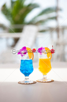 トロピカルジュース 商用利用可能な写真素材 イラスト素材ならストックフォトの定額制ペイレスイメージズ