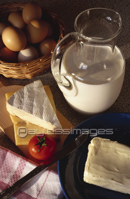 チーズと牛乳