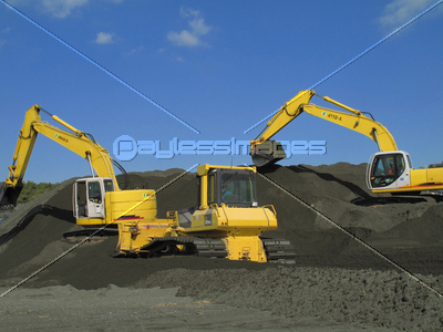 ショベルカー 商用利用可能な写真素材 イラスト素材ならストックフォトの定額制ペイレスイメージズ