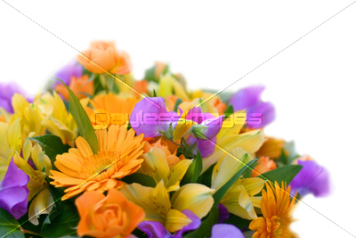 黄色と紫の花束 商用利用可能な写真素材 イラスト素材ならストックフォトの定額制ペイレスイメージズ