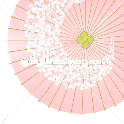 藤の花の描かれた淡いピンク色の和傘 商用利用可能な写真素材 イラスト素材ならストックフォトの定額制ペイレスイメージズ