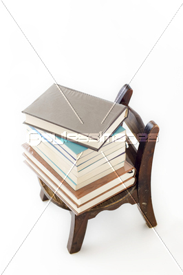 積み上げた本 商用利用可能な写真素材 イラスト素材ならストックフォトの定額制ペイレスイメージズ