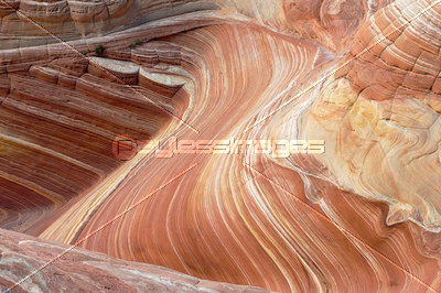 赤い砂岩の地層 商用利用可能な写真素材 イラスト素材ならストックフォトの定額制ペイレスイメージズ