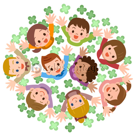 見上げる笑顔の子供たち 商用利用可能な写真素材 イラスト素材ならストックフォトの定額制ペイレスイメージズ