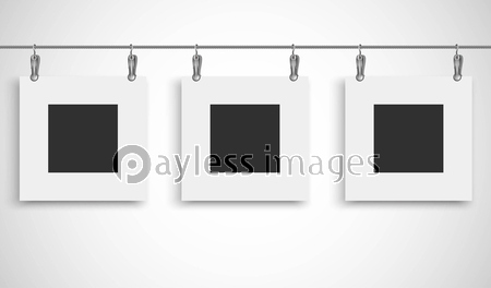 ピンチクリップに吊るされたアートボード 商用利用可能な写真素材 イラスト素材ならストックフォトの定額制ペイレスイメージズ