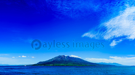 桜島錦江湾と鹿児島の街並み 商用利用可能な写真素材 イラスト素材ならストックフォトの定額制ペイレスイメージズ
