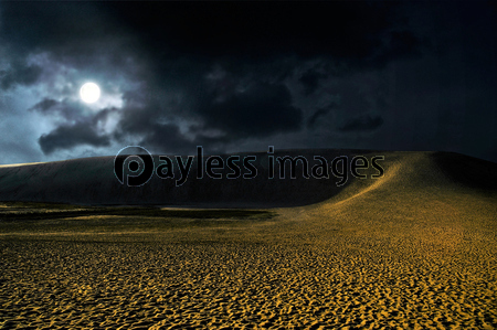 月と砂漠 - 商用利用可能な写真素材・イラスト素材ならストックフォト