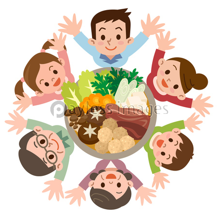 鍋料理と笑顔の三世代家族 商用利用可能な写真素材 イラスト素材ならストックフォトの定額制ペイレスイメージズ